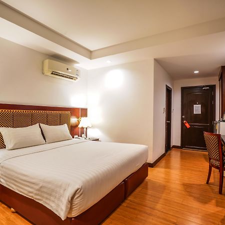 Jomtien Hisotel Екстер'єр фото