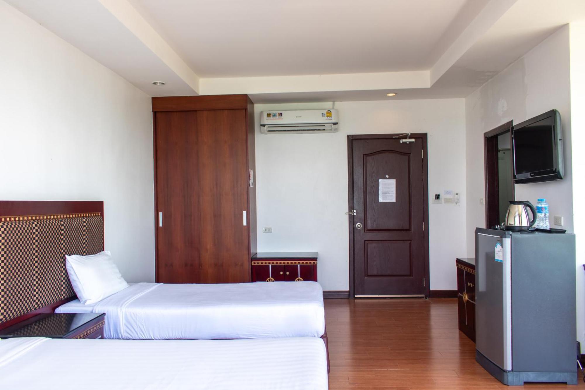 Jomtien Hisotel Екстер'єр фото