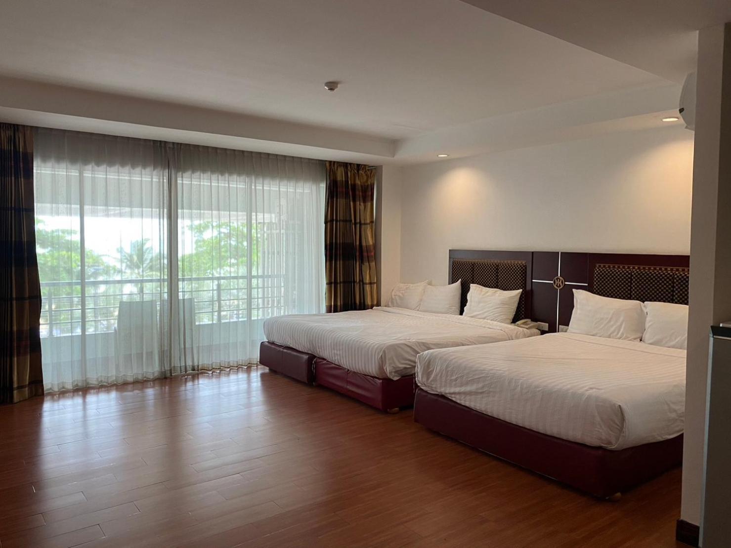 Jomtien Hisotel Екстер'єр фото